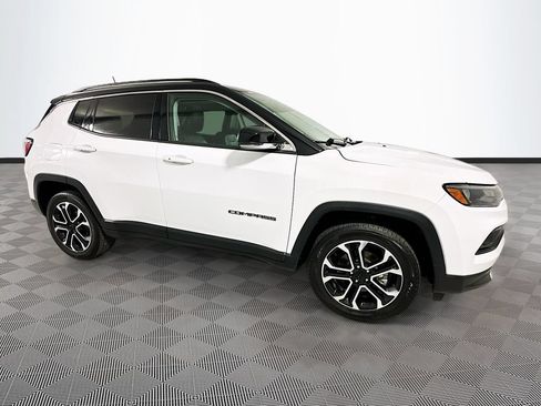 Used 2022 Jeep Compass Limited w/ Sun and Sound Group AWD/4WD image 11