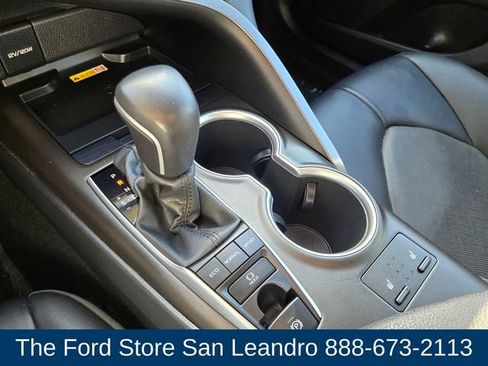 Used 2022 Toyota Camry XLE image 27