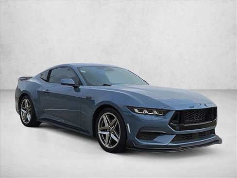 Used 2024 Ford Mustang Coupe image 3