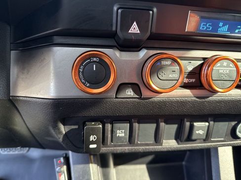 Used 2021 Toyota Tacoma SR AWD/4WD image 24