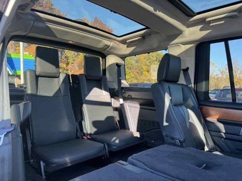 Used 2011 Land Rover LR4 HSE image 18