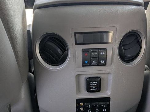 Used 2015 Honda Pilot Touring image 32