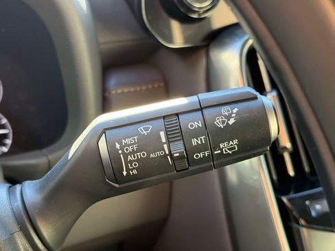 Used 2024 Lexus LX 600 4WD w/ Luxury Package image 33