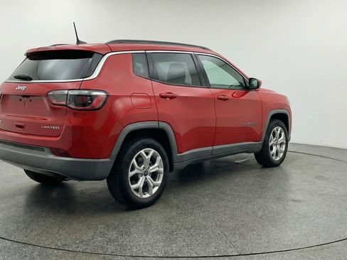 Used 2025 Jeep Compass Latitude AWD/4WD image 9