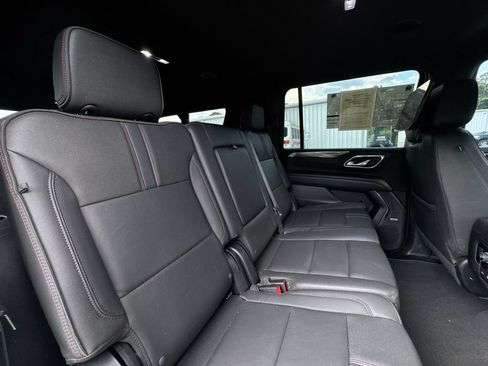 Used 2023 Chevrolet Suburban RST AWD/4WD image 29