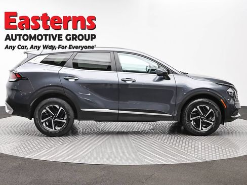 Used 2023 Kia Sportage LX AWD/4WD image 4