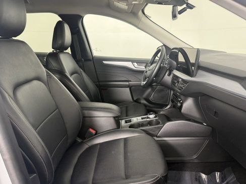 Certified 2025 Ford Escape Platinum image 8