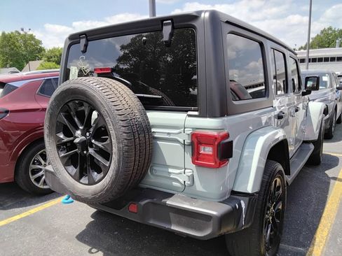 Used 2023 Jeep Wrangler Unlimited Sahara w/ Cold Weather Group AWD/4WD image 5