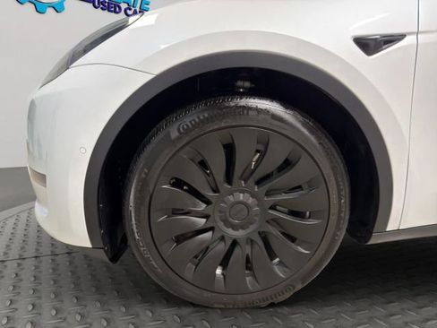 Used 2022 Tesla Model Y Long Range image 22