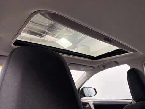 Used 2015 Toyota RAV4 XLE AWD/4WD image 25