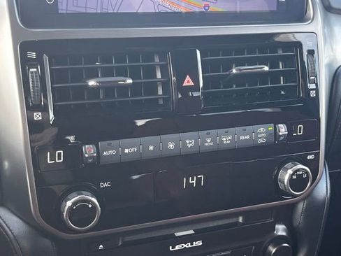 Used 2022 Lexus GX 460 Premium w/ Premium Package image 18