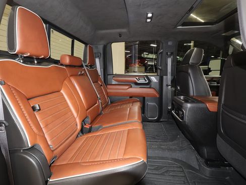 Certified 2024 GMC Sierra 2500 Denali Ultimate image 28