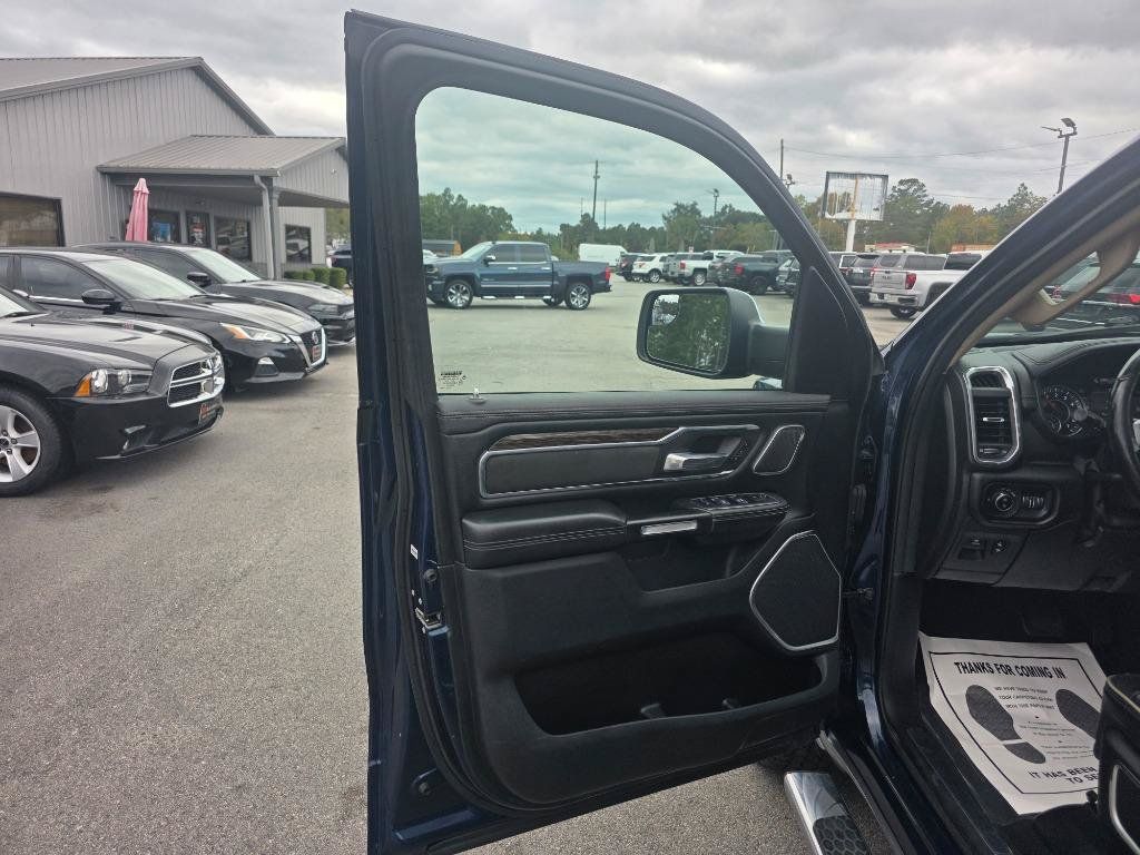 Used 2019 RAM 1500 Laramie AWD/4WD image 6