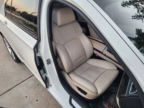 Used 2012 BMW 750Li w/ Driver Assistance Pkg RWD image 17
