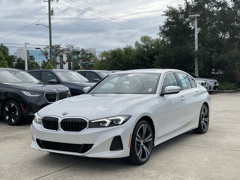 Used 2024 BMW 330i Sedan w/ Convenience Package RWD image 3