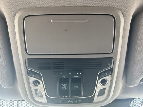 Used 2017 Honda Pilot Touring image 25