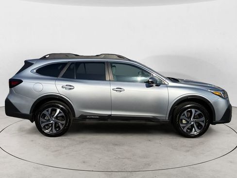 Used 2022 Subaru Outback Limited w/ Popular Package #2 AWD/4WD image 6