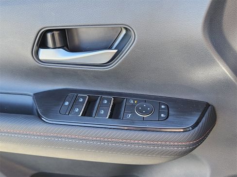 New 2026 Nissan Kicks SR image 29