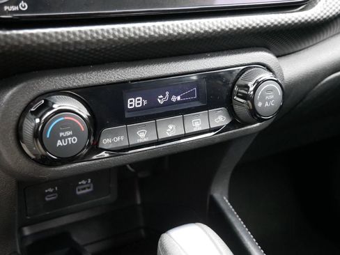 Used 2022 Nissan Kicks SV FWD image 22