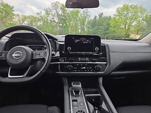 Used 2024 Nissan Pathfinder SV AWD/4WD image 36