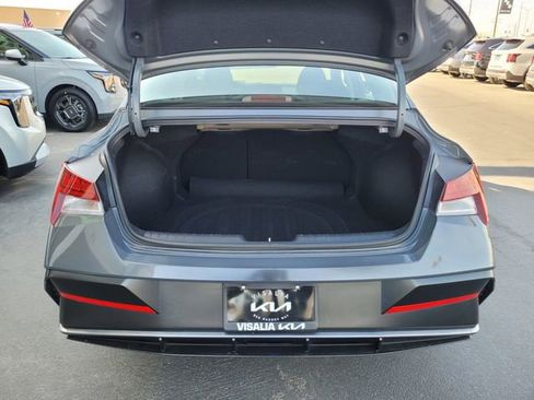 Used 2025 Hyundai Elantra SEL image 27