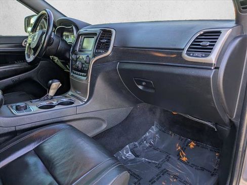 Used 2017 Jeep Grand Cherokee Limited image 21