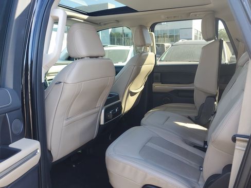 Used 2022 Ford Expedition Max Limited image 11