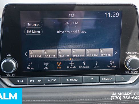 Used 2025 Nissan Rogue SV image 42