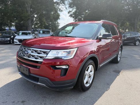 Used 2018 Ford Explorer XLT w/ Equipment Group 201A FWD image 1
