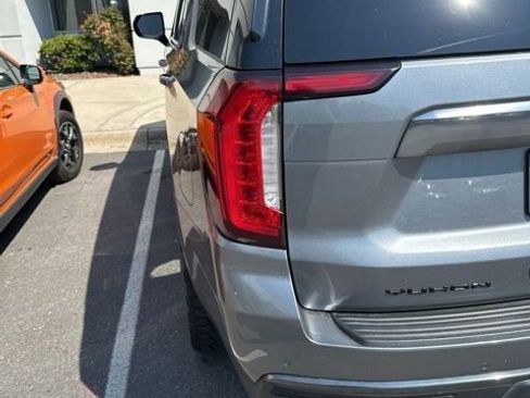 Used 2022 GMC Yukon AT4 AWD/4WD image 12