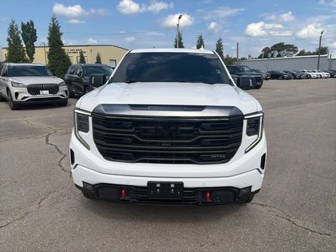 Used 2023 GMC Sierra 1500 AT4 w/ AT4 Premium Package AWD/4WD image 9