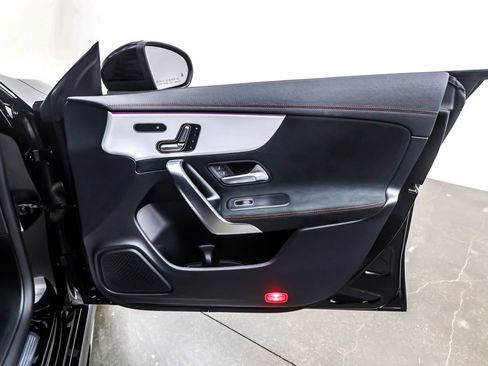 Used 2024 Mercedes-Benz CLA 250 image 24