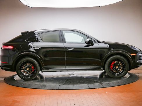 Certified 2023 Porsche Cayenne GTS AWD/4WD image 8