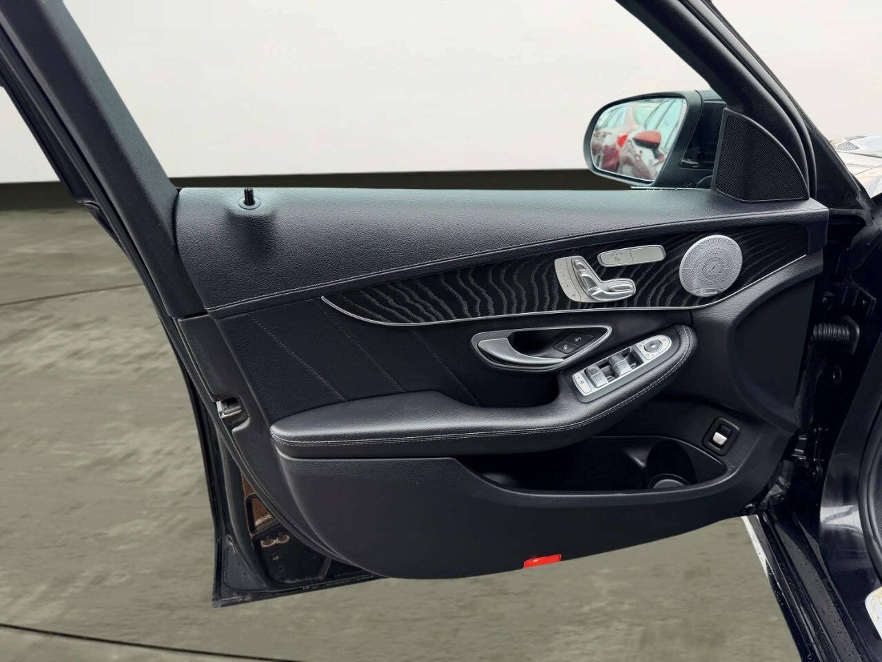 Used 2016 Mercedes-Benz C 300 4MATIC Sedan image 13