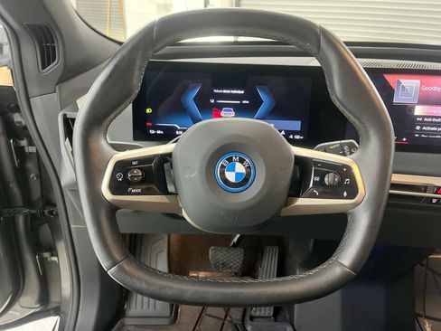Used 2023 BMW iX xDrive50 w/ Convenience Package AWD/4WD image 17