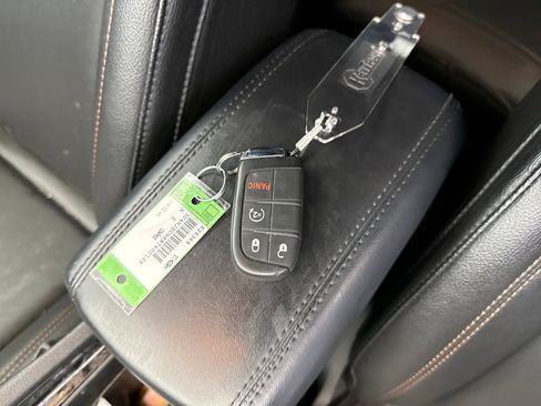 Used 2024 Jeep Compass Limited image 10