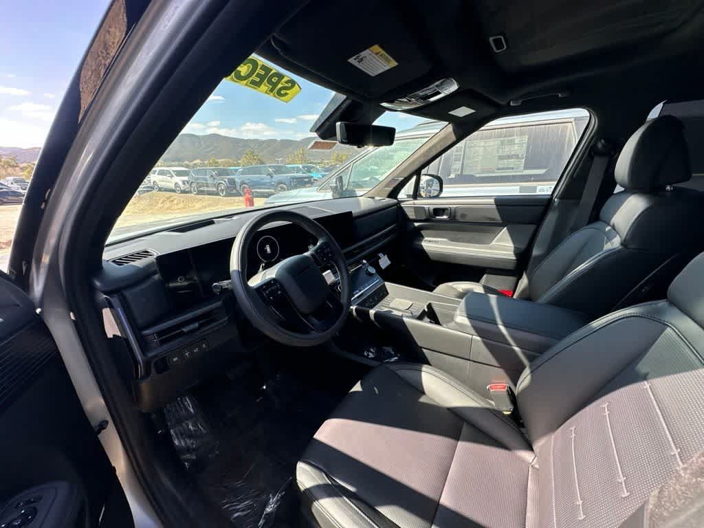 Used 2025 Hyundai Santa Fe Calligraphy FWD image 6