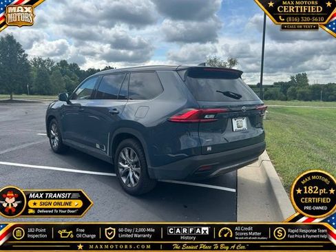 Used 2024 Toyota Grand Highlander AWD image 5