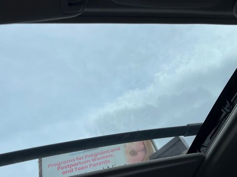 Used 2015 Subaru Forester 2.5i Premium w/ All-Weather Package image 16