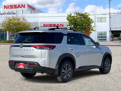 New 2025 Nissan Pathfinder SV