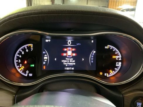 Used 2015 Jeep Grand Cherokee Overland image 17