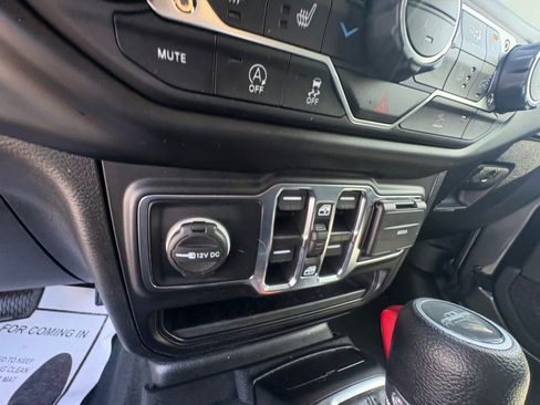 Used 2022 Jeep Gladiator Sport AWD/4WD image 31