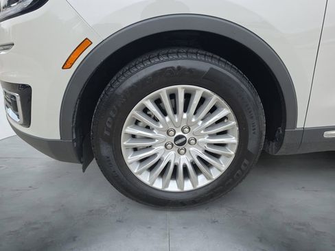 Used 2020 Lincoln Nautilus Premier AWD/4WD image 14