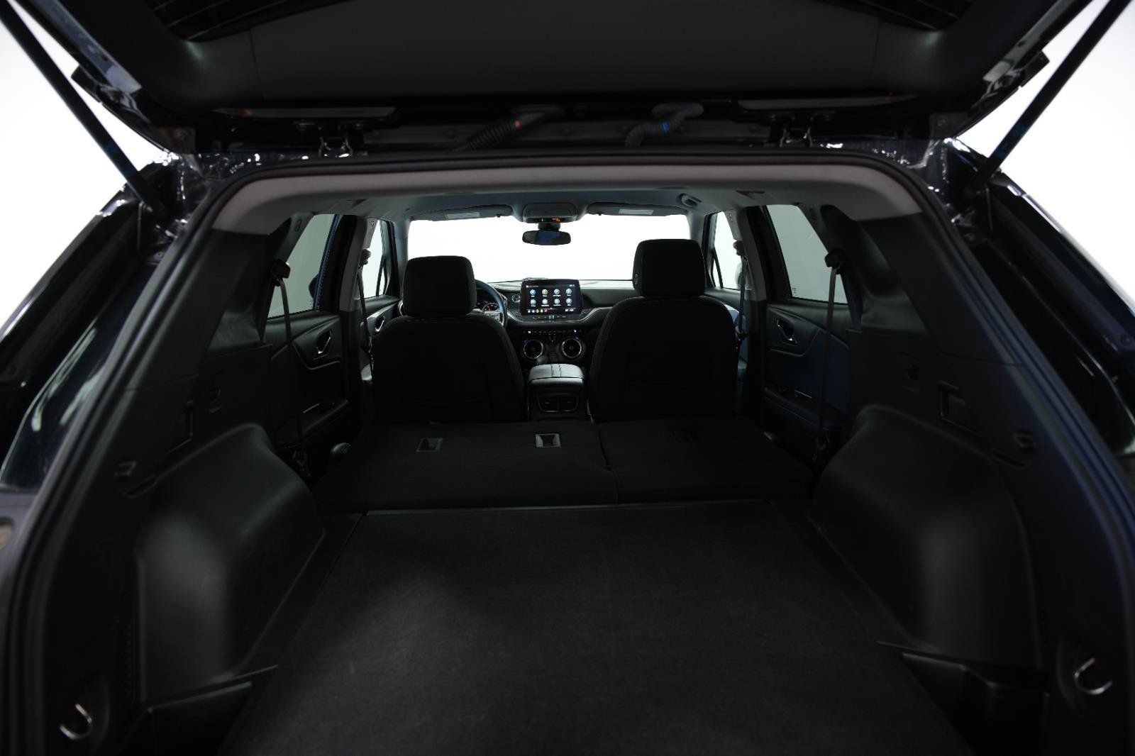 Used 2025 Chevrolet Blazer LT AWD/4WD image 18