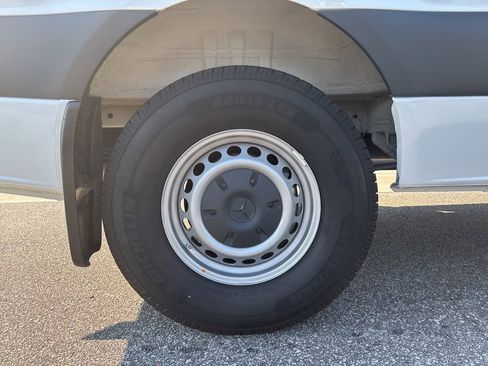 Used 2023 Mercedes-Benz Sprinter 144 Cargo image 11