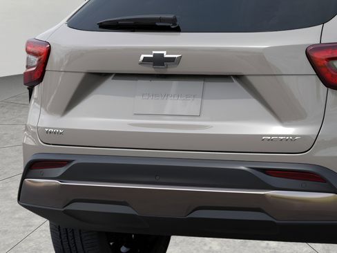 New 2026 Chevrolet Trax ACTIV w/ Sunroof Package FWD image 14