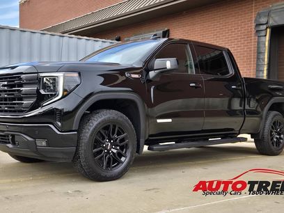 Used 2025 GMC Sierra 1500 Elevation w/ Elevation Premium Package