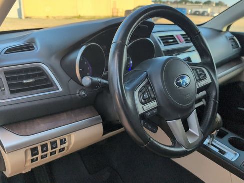 Used 2017 Subaru Outback 2.5i Limited AWD/4WD image 11
