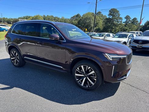 Certified 2025 Volvo XC90 T8 Core w/ Protection Package image 9