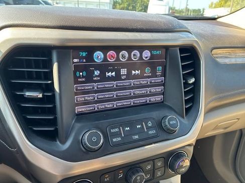 Used 2017 GMC Acadia Denali w/ Technology Package FWD image 9